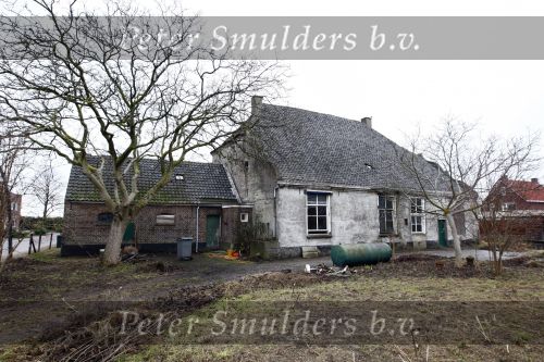 Huissen 22 december 2008
Nieuwe his van Emile Ratelband. Emile moet 1 jaar lang verbouwen om er iets moois van te maken.
Peter Smulders bv