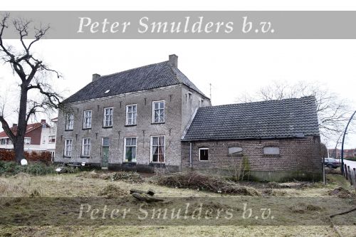 Huissen 22 december 2008
Nieuwe his van Emile Ratelband. Emile moet 1 jaar lang verbouwen om er iets moois van te maken.
Peter Smulders bv