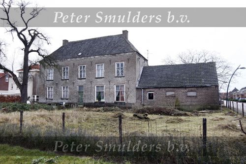 Huissen 22 december 2008
Nieuwe his van Emile Ratelband. Emile moet 1 jaar lang verbouwen om er iets moois van te maken.
Peter Smulders bv