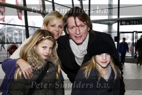 Rotterdam 30 november 2008
Het feest van Sinterklaas in ahoy .Erik de Zwart met vrouw en kinderen
Peter Smulders bv