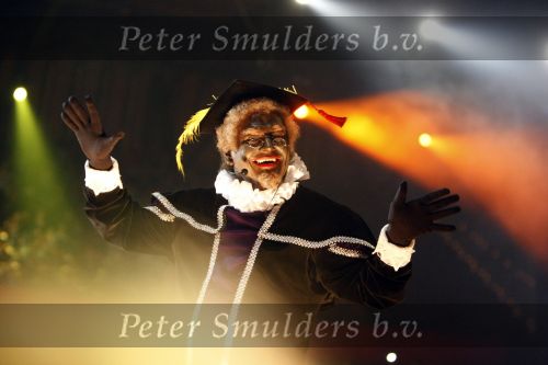 Rotterdam 30 november 2008
Het feest van Sinterklaas in ahoy . Zwarte Piet elvis
Peter Smulders bv