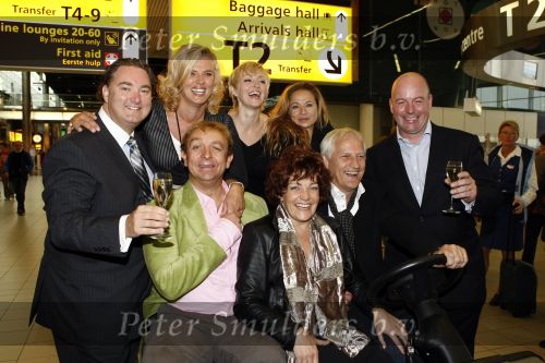 Schiphol 1 oktober 2008
Presentatie Boeing Boeing op schiphol met Jon v Eerd Lone v Roosenaal Dominique v Vliet irene Kuiper Wilbert Gieske Camilla Siegertsz en Erwin v Lambaart op schiphol.
Peter Smulders bv