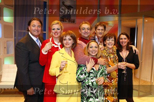 Gouda 17 november 2008
Premiere Boeing Boeing met Jon v Eerd Lone v Roosendaal Wilbert Gieske en Dominique v Vliet. Erwin v Lambaart
Peter Smulders bv