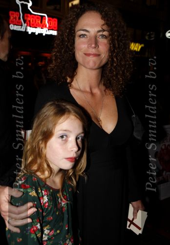 Amsterdam 7 oktober 2007
Premiere alles is liefde in Tuschinski. zus Famke Jansen met dochter