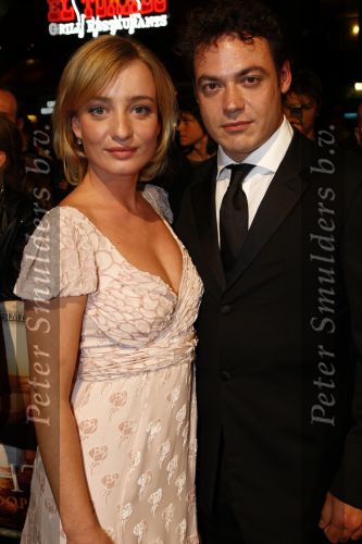 Amsterdam 13 oktober 2008
Karina Smulders met haar vriend Fedja van Huet bij premiere van Bride Flight in Tuschinski.
Peter Smulders bv