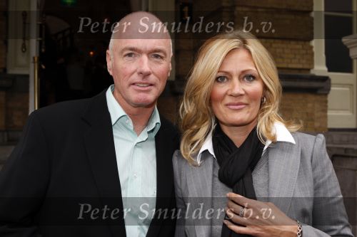 Amsterdam 9 september 2007
Modeshow Frans Molenaar in het Amstel Hotel met oa Kim Feenstra Micky Hoogendijk en Irene v d Laar. Ferdi Bolland met zijn vrouw
Peter Smulders bv