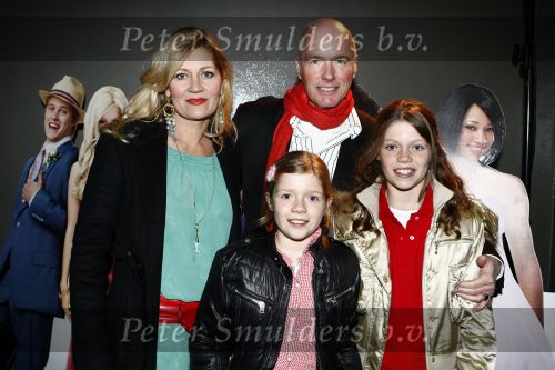 Amsterdam 9 december 2008
Premiere High school musical 3 in pathe arena. Ferdi Bolland met vrouw en dochters
Peter Smulders bv