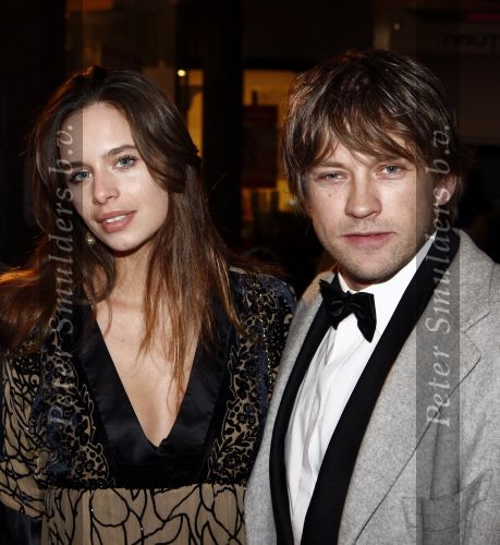 Amsterdam 15 december 2008
Premiere Australia in Tuschinski. ferri Somogyi met een vriendin
Peter Smulders bv