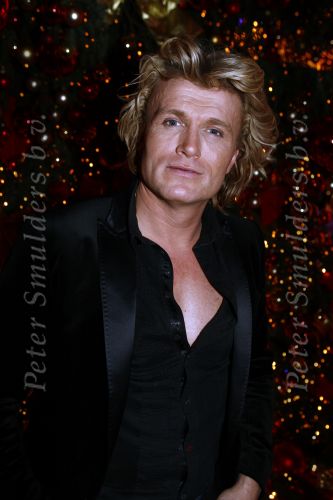 Haarlem 17 december 2008
De ex vriend van Hans Klok Frank met zijn nieuwe vriend en met Hans Klok bij princess kerstborrel in circus Renz.
Peter Smulders bv