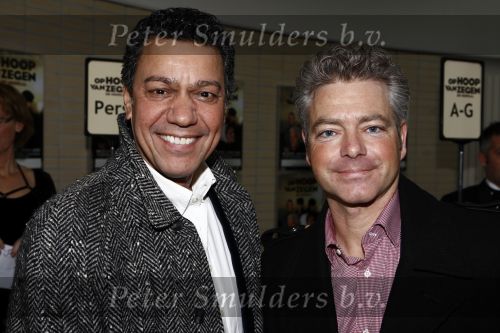 Zaandam 7 december 2008
Premiere op hoop van zegen. Frank Sanders met compagnon
Peter Smulders bv