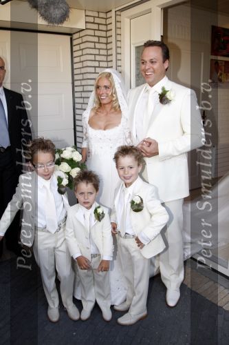Fijnaart Willemstad 9 mei 2008
Trouwen Frans Bauer en Mariska. Christian Jan en Frans Jr zijn natuurlijk erbij.
Peter Smulders bv