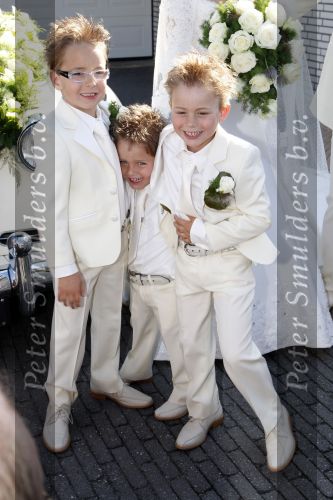 Fijnaart Willemstad 9 mei 2008
Trouwen Frans Bauer en Mariska. Christian Jan en Frans Jr zijn natuurlijk erbij.
Peter Smulders bv