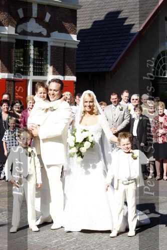 Fijnaart - Willemstad 9 mei 2008
Frans Bauer en Mariska Bauer trouwen. 
Christiaan Frans jr en Jan zijn er natuurlijk bij.