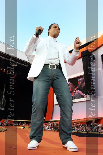 Eindhoven, 14 Juni 2008
Gastoptreden van Frans Bauer bij het 4daagse concert van Guus Meeuwis in het PSV stadion