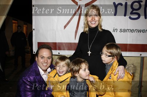 Den Bosch 19  november 2008
Kerstcircus rtl gepresenteerd door Wendy v Dijk en Beua v Erven Dorens. Frans Bauer doet act met Marianne Weber. Mariska is zwanger en was er met de kinderen Frans Christiaan en Jan.
Peter Smulders bv
