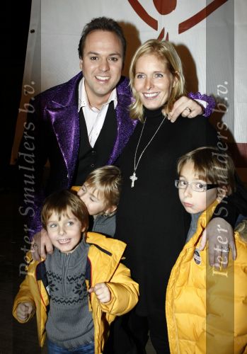 Den Bosch 19  november 2008
Kerstcircus rtl gepresenteerd door Wendy v Dijk en Beua v Erven Dorens. Frans Bauer doet act met Marianne Weber. Mariska is zwanger en was er met de kinderen Frans Christiaan en Jan.
Peter Smulders bv