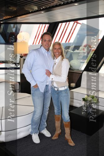 Oosterbeek, 24 April 2008
Frans Bauer komt samen met zijn a.s. vrouw Mariska Bauer aan met de helicopter.
Zij zijn gelandt op de huwelijksboot de \