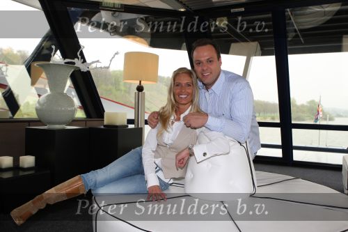 Oosterbeek, 24 April 2008
Frans Bauer komt samen met zijn a.s. vrouw Mariska Bauer aan met de helicopter.
Zij zijn gelandt op de huwelijksboot de \