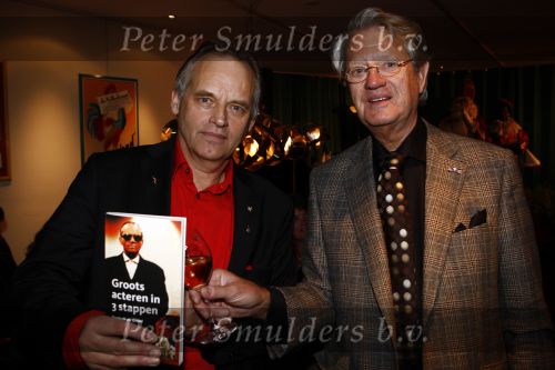Hoorn 29 november 2008
Presentatie boek Frederik de Groot in de schouwburg van Hoorn. Frederik met Hr Zeeman
Peter Smulders bv