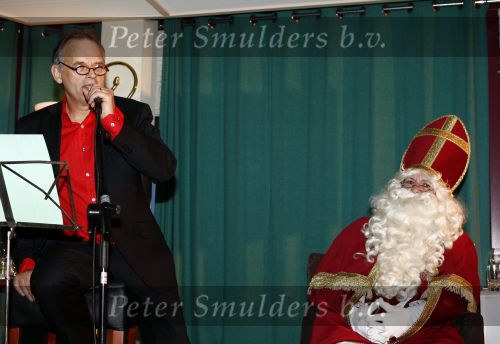 Hoorn 29 november 2008
Presentatie boek Frederik de Groot in de schouwburg van Hoorn. Frederik met sinterklaas
Peter Smulders bv