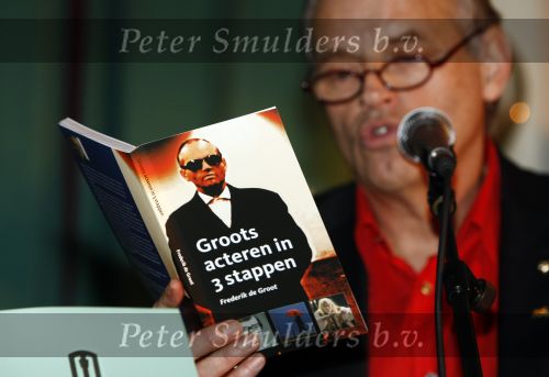 Hoorn 29 november 2008
Presentatie boek Frederik de Groot in de schouwburg van Hoorn.
Peter Smulders bv