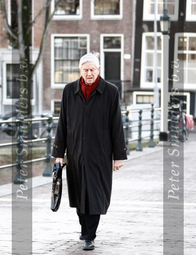 Amsterdam 10 december 2008
Frits Bolkestein wandelend in Amsterdam.
Peter Smulders bv