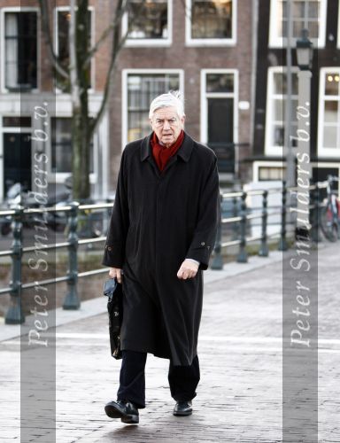 Amsterdam 10 december 2008
Frits Bolkestein wandelend in Amsterdam.
Peter Smulders bv