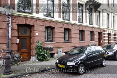 Amsterdam 29 oktober 2007
Ben Kolff verlaat het huis van zijn nieuwe vriendin Gallyon v Vessem.