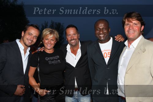 Molenaarsgraaf, 16 Mei 2008
Opening lief Babywear & Lifestyle.
Op de foto  directeur/eigenaar John v d Herik met Caroline Tensen en Peter Gallsa en PR man acteur Geert Hoes