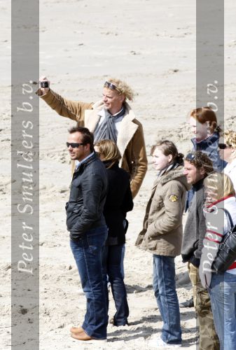 Schagen 17 april 2008
Opnames videoclip Gerard Joling met paarden op het strand. Geert Hoes en Wino Ontzigt zijn ook aanwezig.
Peter Smulders bv