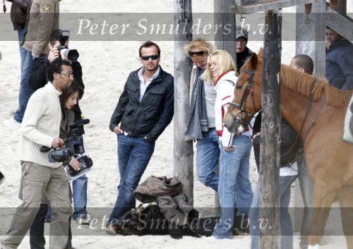 Schagen 17 april 2008
Opnames videoclip Gerard Joling met paarden op het strand. Geert Hoes en Wino Ontzigt zijn ook aanwezig.
Peter Smulders bv