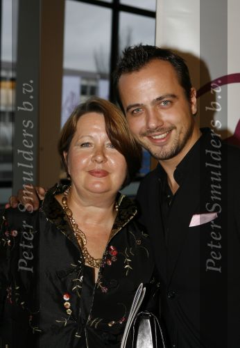 Tilburg, 20 Januari 2008
Premiere Fame in stadsschouwburg van Tilburg
Geert Hoes met zijn moeder