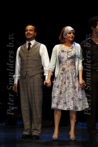 Den Haag 27 oktober 2008
Premiere Piaf en het koninklijk theater i Den Hag met Liesbeth List in de hoofdrol. Geert Hoes Daphne Flint Ara Halici Esther Roord Jan Elbertse Raymond Kurvers en Elaine Feijen
Peter Smulders bv