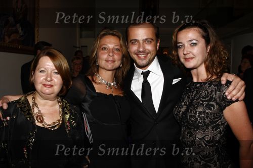 Den Haag 27 oktober 2008
Premiere Piaf en het koninklijk theater i Den Hag met Liesbeth List in de hoofdrol. geert Hoes met moeder en zusen
Peter Smulders bv