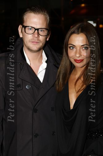 Amsterdam 17 november 2008
Premiere Oorlogswinter in Tuschinski. Georgina Verbaan met een kennis
Peter Smulders bv