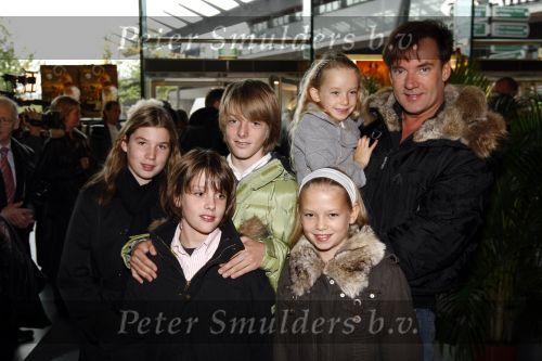 Amsterdam 5 oktober 2008
Premiere Sinterklaas en het geheim van het grote boek in pathe arena. gerard Joling met kinderen
Peter Smulders bv
