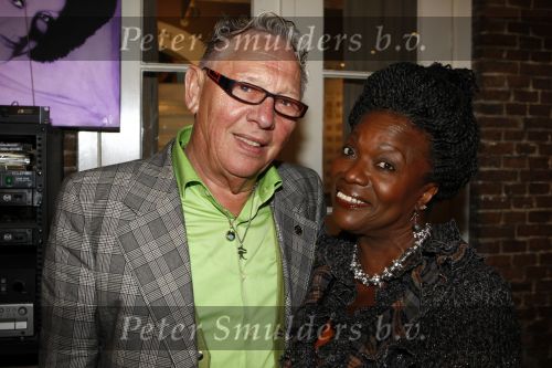 Naarden 6 oktober 2008
Presentatie boek Catherine Keyl bij het arsenaal. Gerda Havertong met man
Peter Smulders bv
