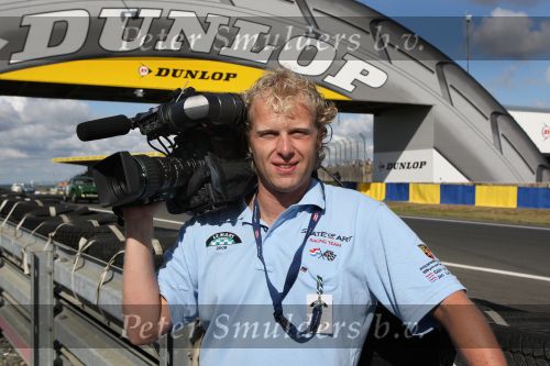 Le Mans, 13 Juli 2008
Cameraman Gert v d Wetering op het circuit van Le Man 
tijdens De Le Mans Classic 2008
