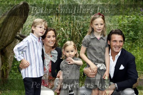 Apeldoorn 30 mei 2008
Prins Maurits Prinses Marilene en hun kinderen Prinses Anna Prins Lucas en Prinses Felicia  tijdens fotoshoot vanwege 10 jarig huwelijk in de apenheul.