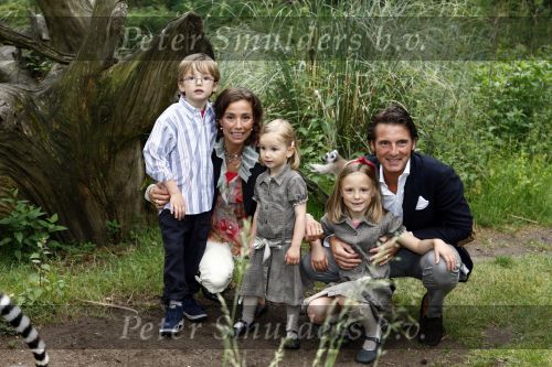 Apeldoorn 30 mei 2008
Prins Maurits Prinses Marilene en hun kinderen Prinses Anna Prins Lucas en Prinses Felicia  tijdens fotoshoot vanwege 10 jarig huwelijk in de apenheul.