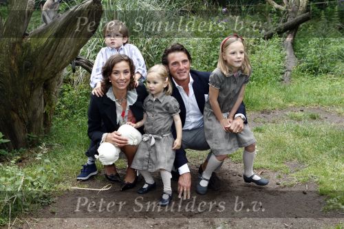 Apeldoorn 30 mei 2008
Prins Maurits Prinses Marilene en hun kinderen Prinses Anna Prins Lucas en Prinses Felicia  tijdens fotoshoot vanwege 10 jarig huwelijk in de apenheul.