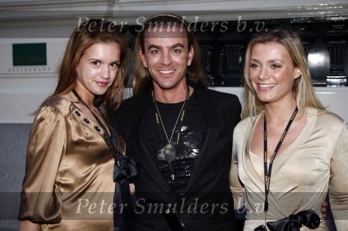 Amsterdam 21 april 2008
Presentatie van Samsung Ladyphone in het amstel hotel. Marly v d Velde Gigi Ravelli en Tom Sebastian
Peter Smulders bv