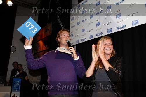 Amsterdam 16 oktober 2008
Veiling van foto\'s door diversen Bn ers gemaakt die geveild worden voor micro krediet in hotel arena. Gijs Staverman met Sophie Hillbrand
Peter Smulders bv