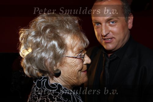 Amsterdam 7 november 2008
Presentatie boek en cd van Gordon bij Panma. moeder Gordon met zussen
Peter Smulders bv