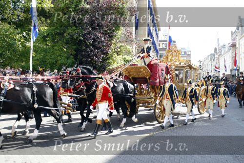 Den Haag 18 september 2007
Koningin Beatrix Prins Willem Alexander Maxima Prinses Margriet Pieter v Vollenhoven Prins Constantijn en Prinses Laurentien bij prinsjesdag met de gouden koets.