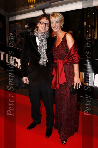 Amstedam 8 december 2008
Prmiere film Wit licht in Tuschinski. Guus Meeuwis met zijn vrouw Valerie
Peter Smulders bv