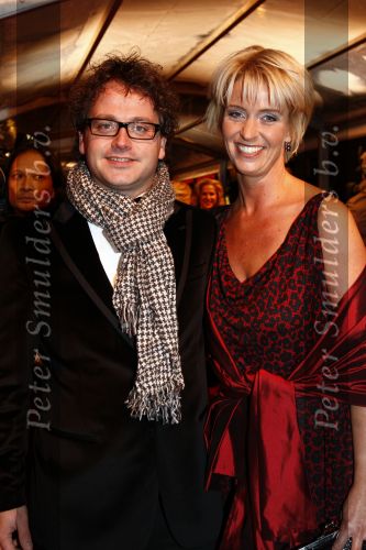 Amstedam 8 december 2008
Prmiere film Wit licht in Tuschinski. Guus Meeuwis met zijn vrouw Valerie
Peter Smulders bv