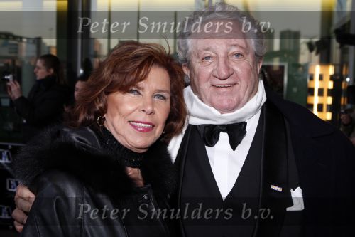 Rotterdam 16 december 2007
premiere Evita in het nieuwe Luxor theater. Hans Boskamp met vrouw Tine
Peter Smulders bv