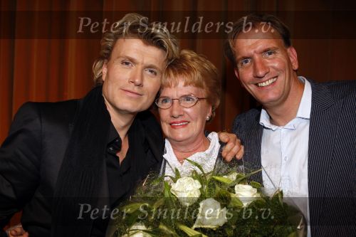 Amsterdam 5 november 2007
Premiere see you in Vegas van Hans Klok in Tuschinski. Hans Klok met zijn broer Wouter en moeder