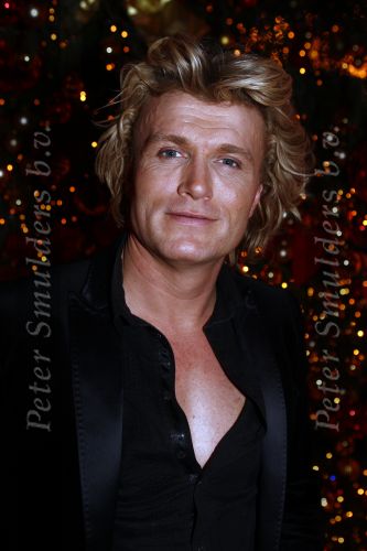Haarlem 17 december 2008
De ex vriend van Hans Klok Frank met zijn nieuwe vriend en met Hans Klok bij princess kerstborrel in circus Renz.
Peter Smulders bv